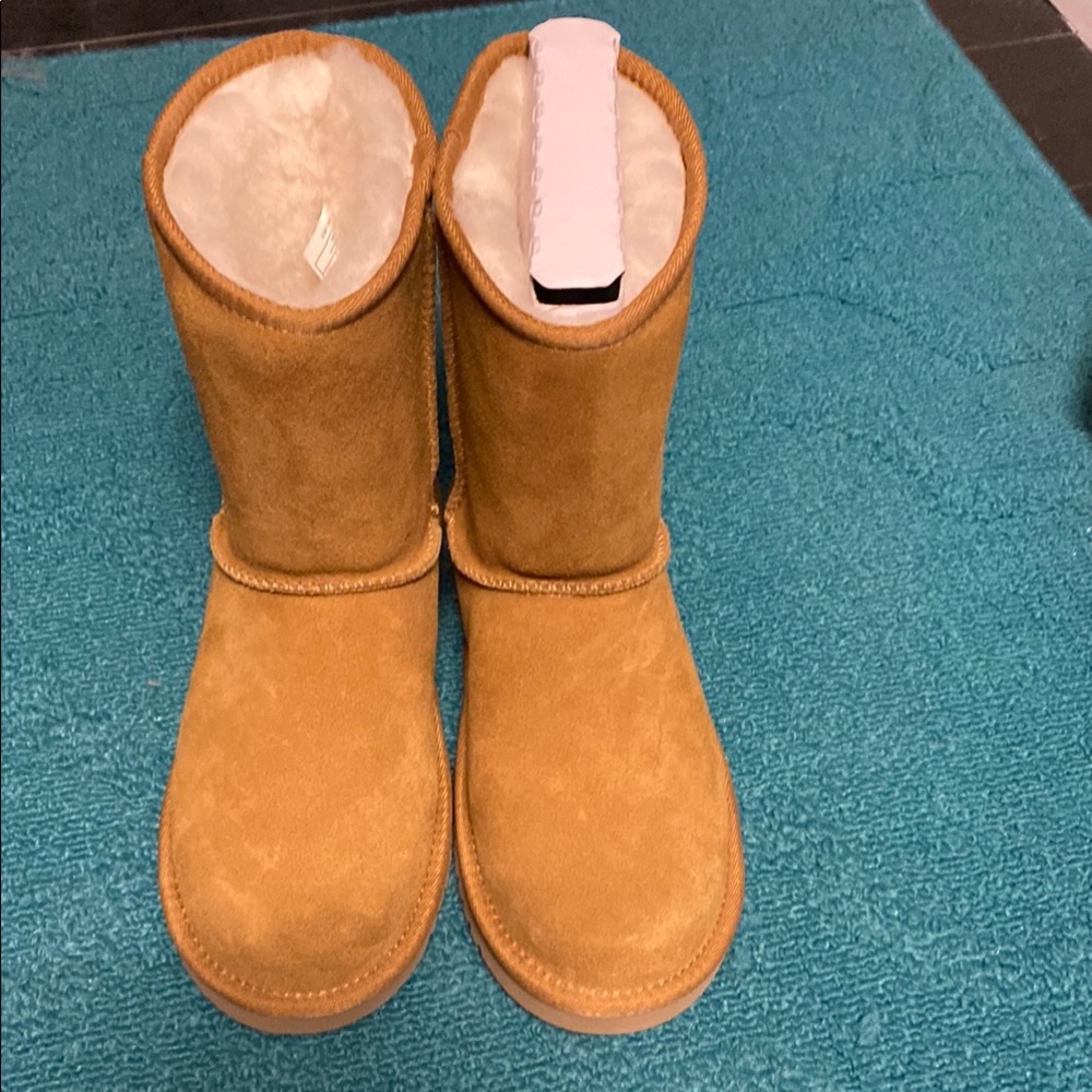 Brand new koolaburro by UGG chestnut Winter Boots for Cozy Comfort